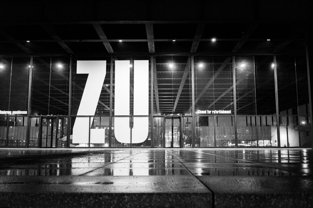 055-20150223-Germany-Berlin-366mm-Closed-S